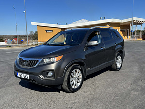 Kia Sorento (1 foto / 8)