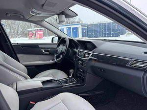 Mercedes Benz E250 (5 foto / 6)