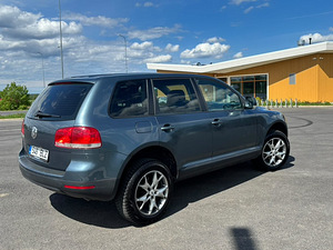 Volkswagen Touareg (4 foto / 6)
