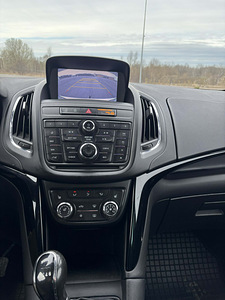 Opel Zafira (11 foto / 11)