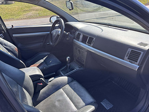 Opel Signum (5 фото из 6)