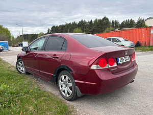 Honda Civic (6 foto / 6)