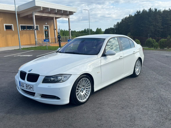 BMW 330