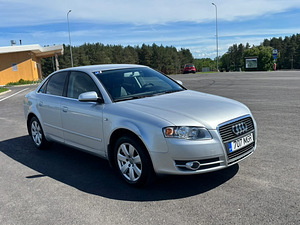Audi A4 (2 foto / 6)