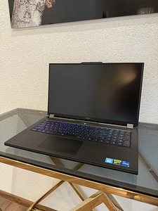 Uueväärne Aorus Gaming laptop, RTX 4060, 360HZ 17’ (1 foto / 8)