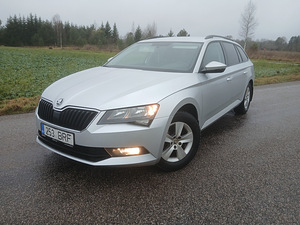 Skoda Superb (2 фото из 6)