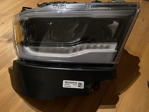 Dodge Ram 1500 full LED esituli defektiga 2019.a (1 foto / 9)