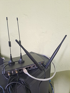4G ruuter sim kaardi toega (2 foto / 3)
