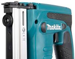 Uus Akuklambrilööja Makita DST221Z – akuta (2 foto / 2)