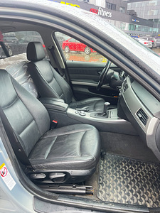 BMW e90 320i автомат (9 фото из 12)