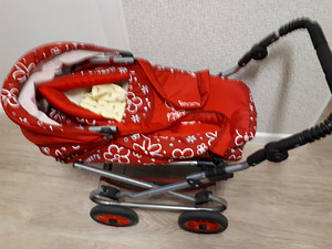 Коляска для куклы. (3 фото из 3)