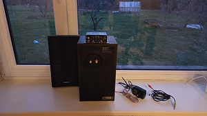 Колонка с усилителем Technics (3 фото из 4)