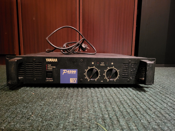 Мощный стерео усилитель Yamaha 2×620 Вт