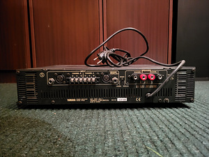 Võimas stereo võimendi Yamaha 2×620 W (2 foto / 2)