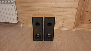 Полочные колонки Kenwood (3 фото из 3)