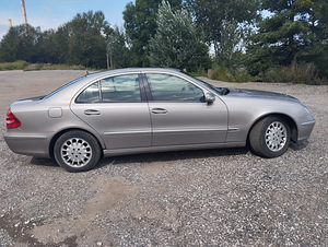 Mercedes Benz E220 (2 foto / 12)