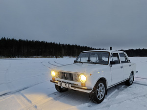 Lada 21011 (6 фото из 12)