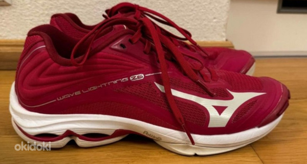 Кроссовки Mizuno 38
