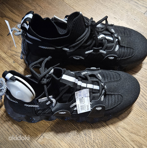 Кроссовки 39-40