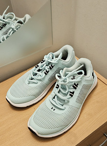 Under Armour tossud 37-38 (4 foto / 4)