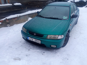 Mazda 323 (1 foto / 5)