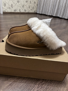 Ugg, 38 размер (1 фото из 3)