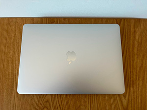 Macbook Pro 13-inch, 2020, 512GB (2 foto / 3)