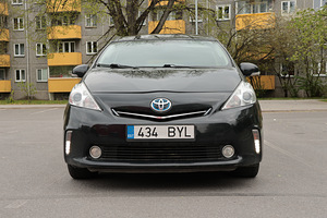 Toyota prius+ (4 foto / 14)
