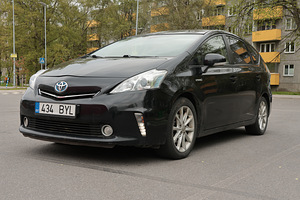 Toyota prius+ (5 foto / 14)