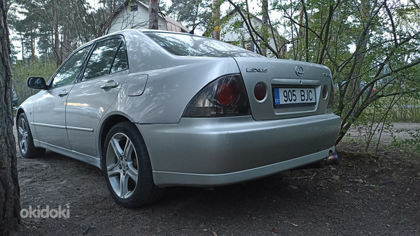 Lexus is200 varuosadeks (foto #2)