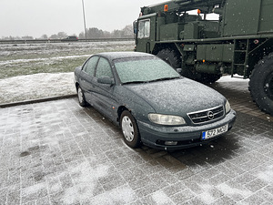 Opel Omega Manuaal 2.2 106kw 2000a (3 foto / 4)