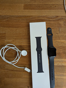 Apple Watch 8 45mm (1 foto / 6)