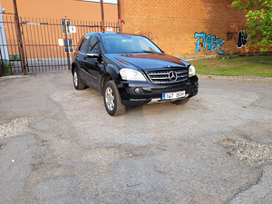 Мерседес-Бенц ML350 4matic 200квт (1 фото из 7)