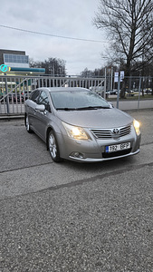 Toyota Avensis (1 foto / 5)