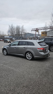 Toyota Avensis (4 foto / 5)
