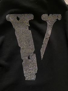 VLONE HOODIE (1 foto / 3)