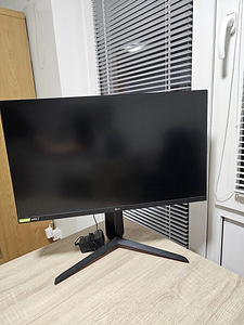 Monitor LG 27" Ultragear QHD 165hz (1 foto / 1)
