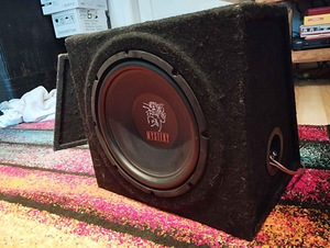Subwoofer Mystery koos Magnat võimendiga 500W (1 foto / 3)