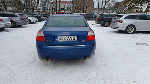Audi A4 3.0 Quattro (2 foto / 6)