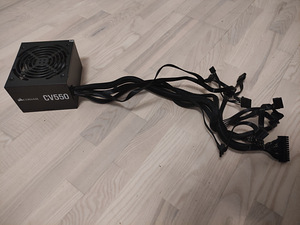 Corsair CV550 (2 фото из 2)