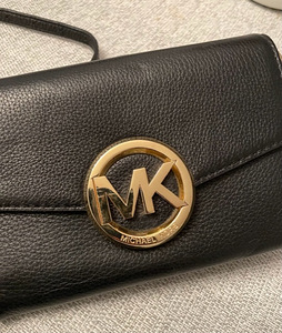 Michael Kors маленькая сумка (5 фото из 5)