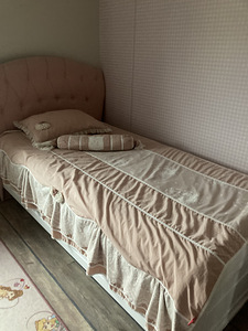 ROMANTIC VOODI PESUKASTIGA TÕSTEMEHHANISMIGA. (5 foto / 5)