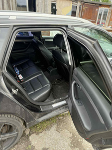 2007 Audi A4 B7 Avant 3.0TDi 171kw Quattro (10 foto / 15)