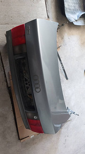 Audi 80 B4 pagasnikuluuk (1 foto / 4)