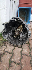 Коробка передач и правый передний привод для Audi 80 B4 2.0 (1 фото из 4)
