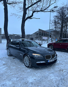 BMW 740d 3.0 225kW (3 foto / 15)