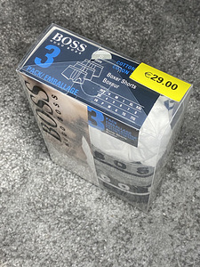 Hugo Boss (3 фото из 3)