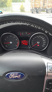 Ford Mondeo (5 фото из 8)