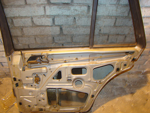 Mercedes W124T, parem esim. uks lisadega,hõbe,korralik (6 foto / 9)