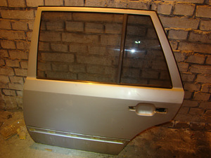 Mercedes W124T, parem esim. uks lisadega,hõbe,korralik (7 foto / 10)